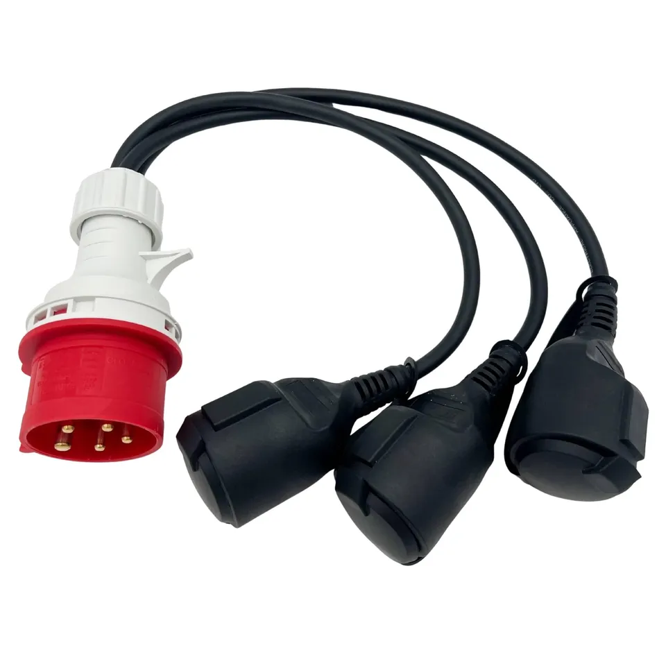 solartronics-nps-cee-adapter-16a-400v-auf-3x-schuko-ip44 image 1